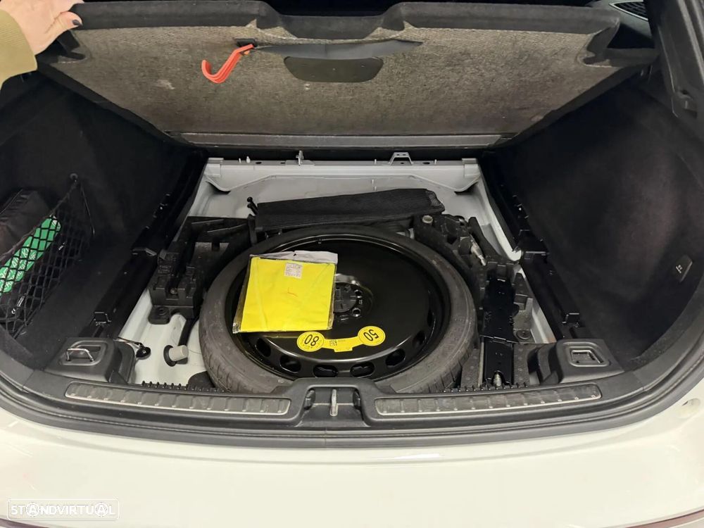 Volvo V60 2.0 B4 R-Design Geartronic - 7