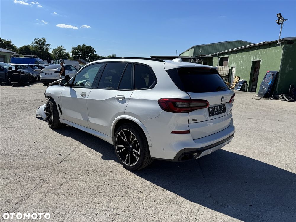 BMW X5 M50i - 5