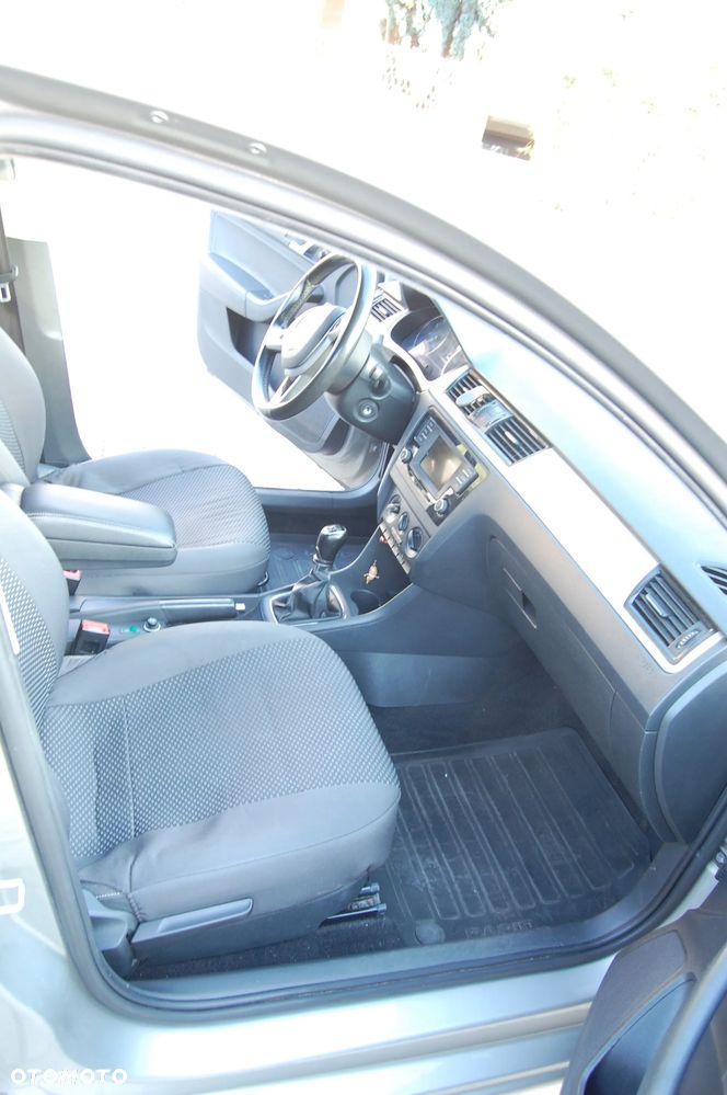 Skoda RAPID 1.2 TSI Ambition - 10