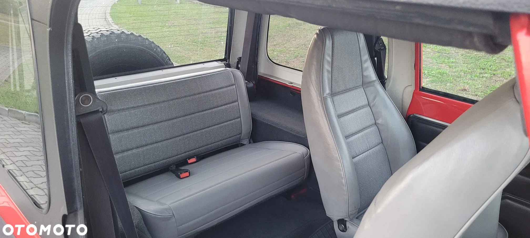 Jeep Wrangler 2.5L - 13