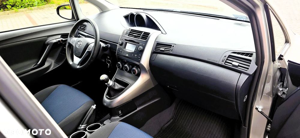 Toyota Verso 2.0 D-4D Premium - 10