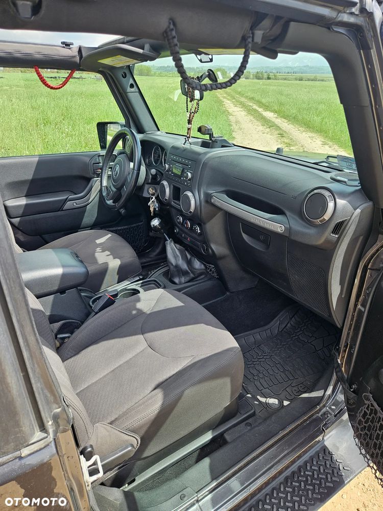 Jeep Wrangler - 13