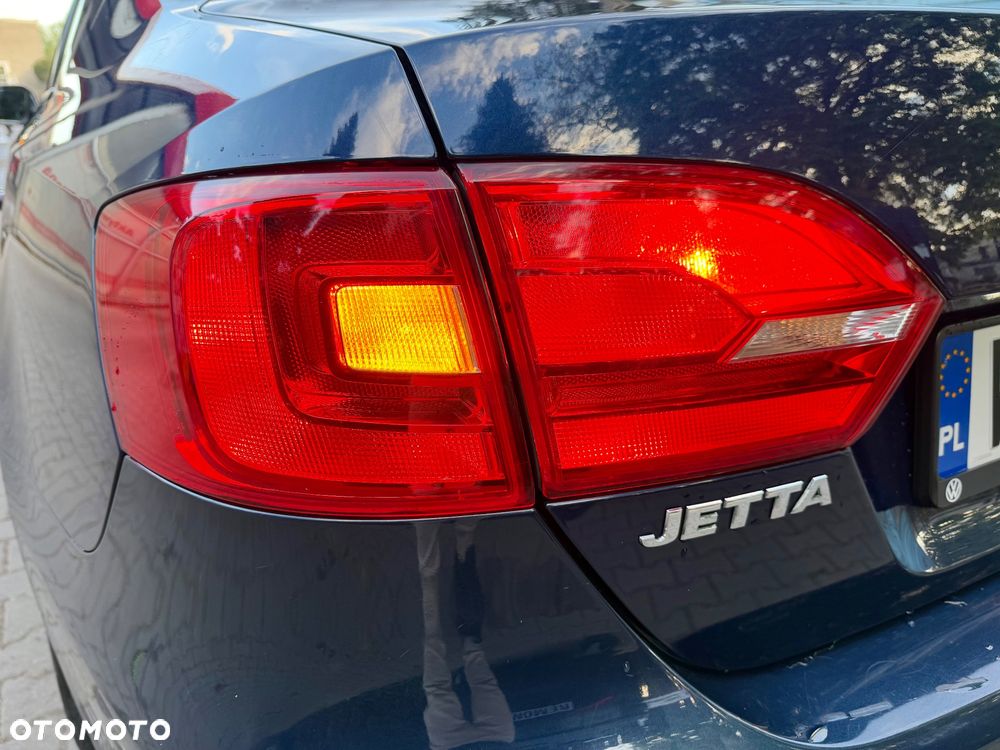 Volkswagen Jetta 1.6 TDI Highline DSG - 25