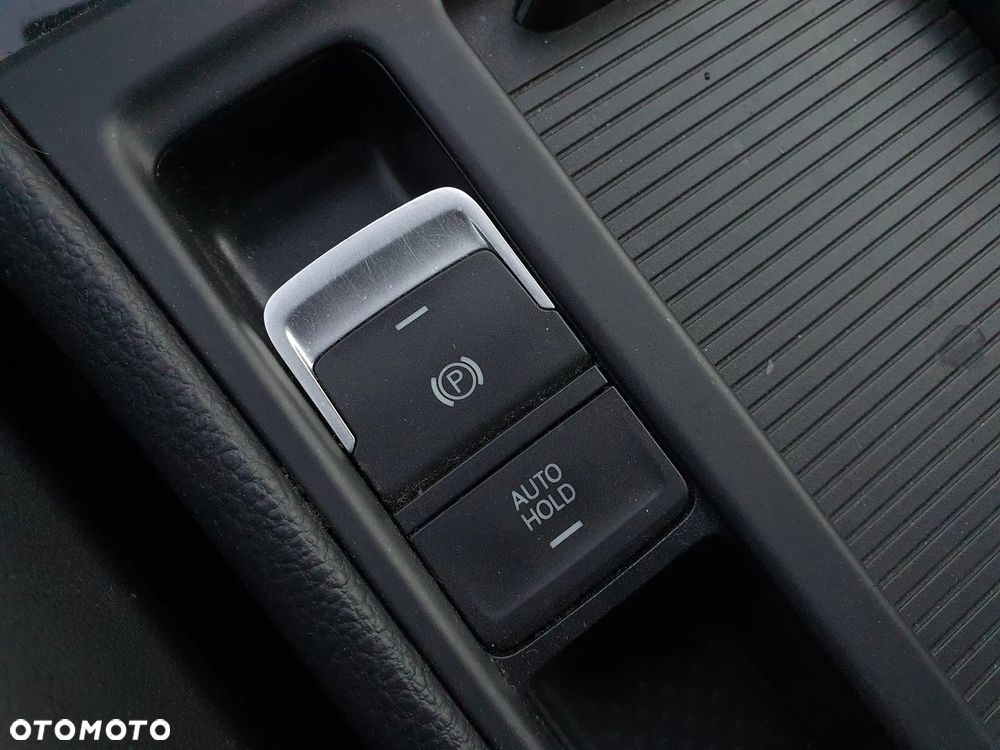 Volkswagen Golf 1.6 BlueTDI DSG Comfortline - 12