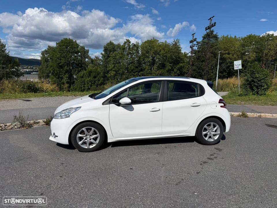 Peugeot 208 - 2