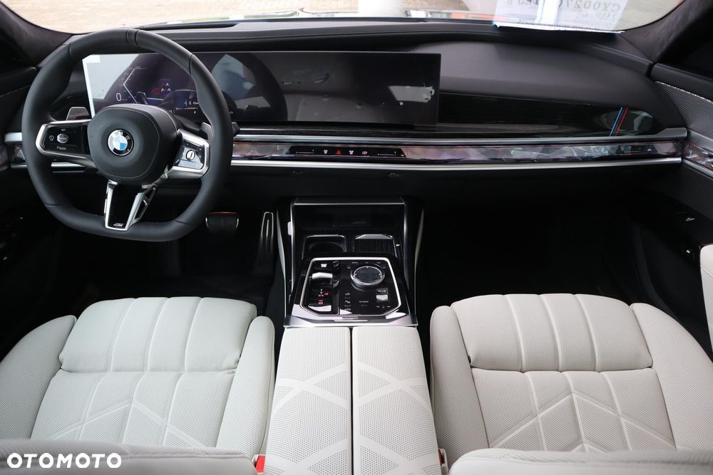 BMW Seria 7 - 18
