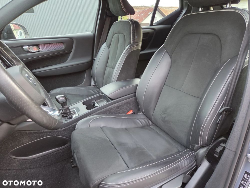 Volvo XC 40 T3 R-Design - 13