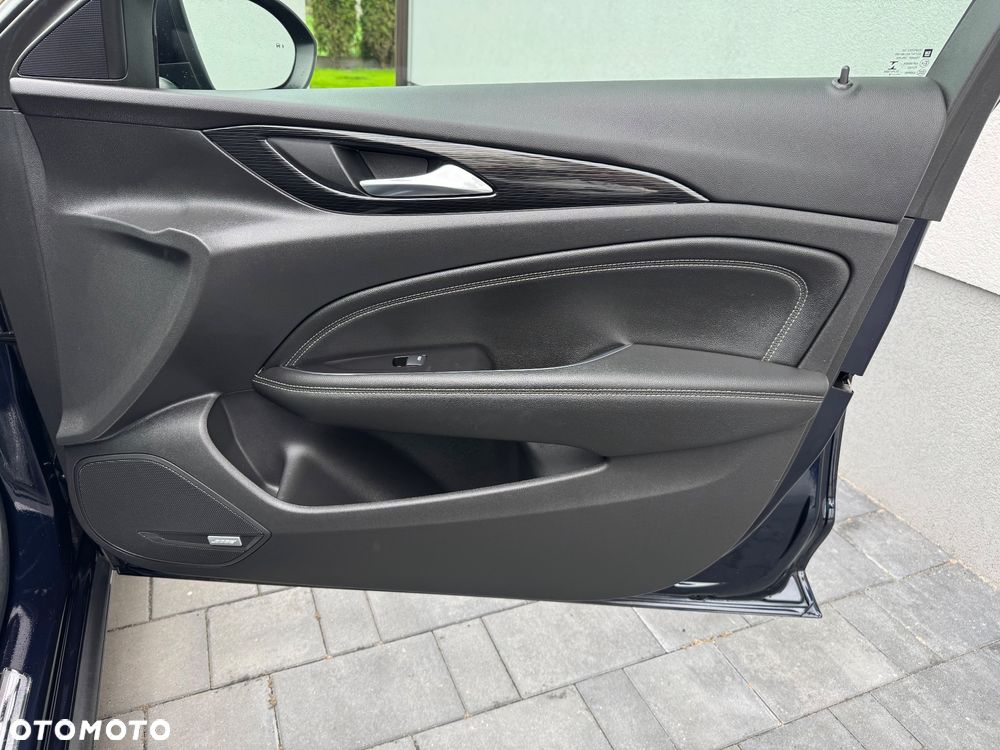 Opel Insignia 2.0 BiTurbo 4x4 Exclusive - 28
