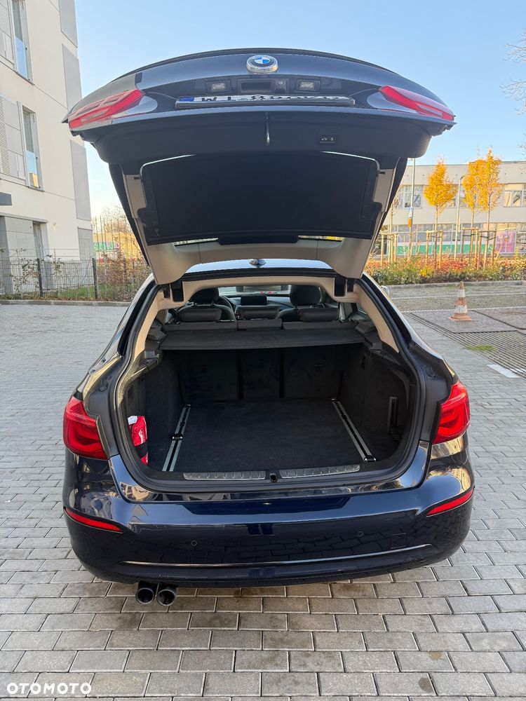 BMW Seria 3 320d M Sport - 9