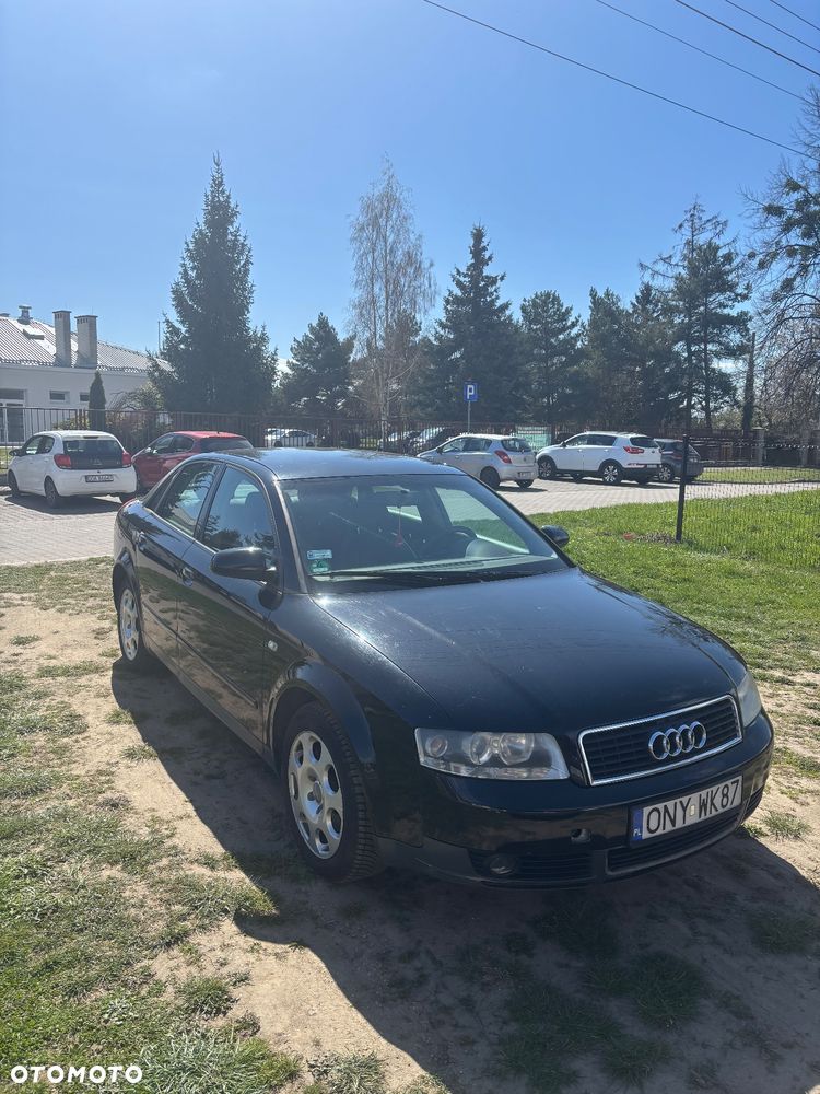 Audi A4 Limousine - 8