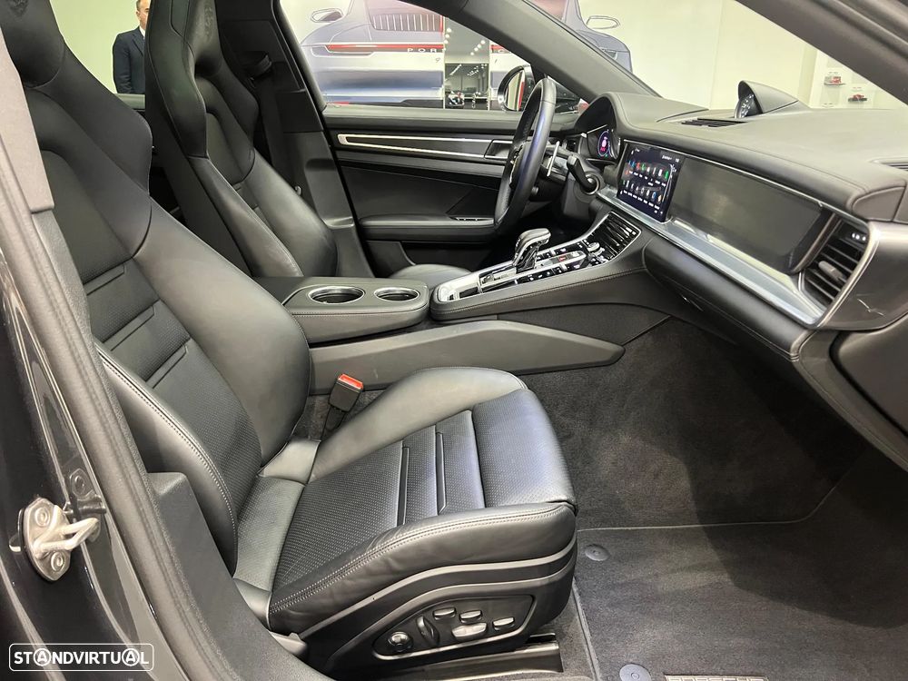 Porsche Panamera - 32