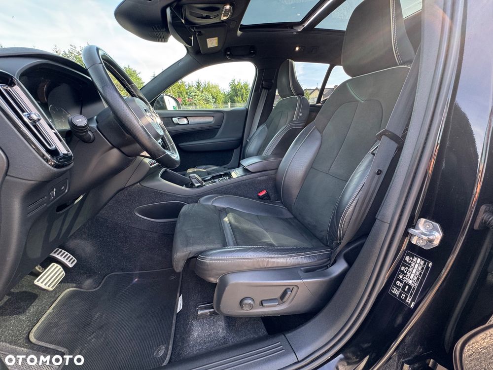 Volvo XC 40 D4 AWD R-Design - 31