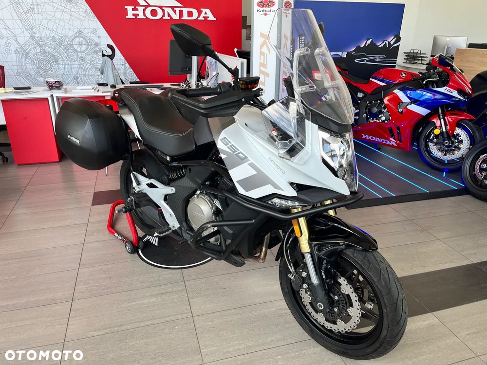 CFMoto 650 MT - 8