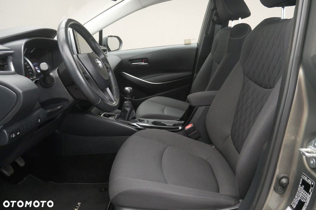 Toyota Corolla - 12