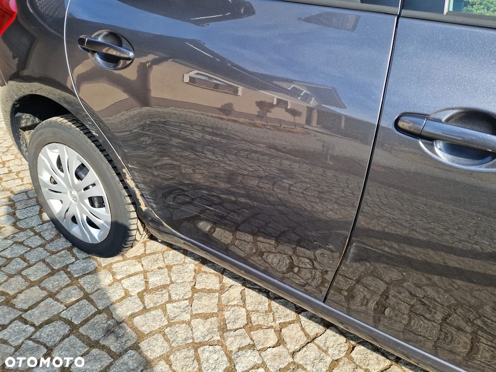 Toyota Auris 1.4 D-4D - 5