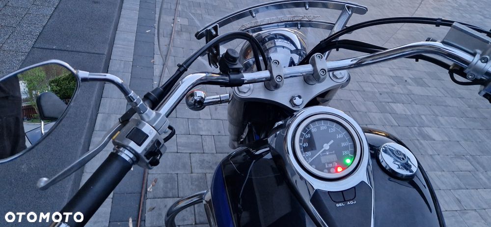 Suzuki VL 800 Volusia - 12