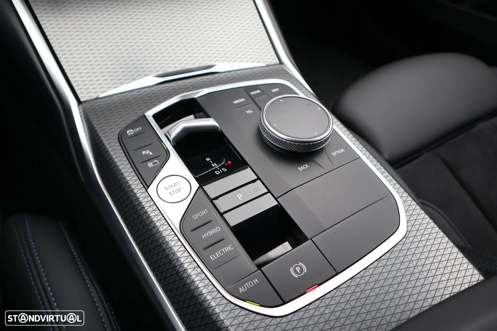 BMW 330 e Pack Desportivo M Auto - 28