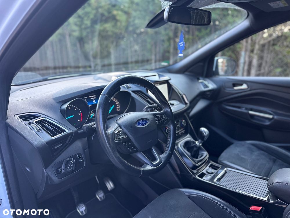 Ford Kuga 2.0 TDCi 2x4 ST-Line - 12