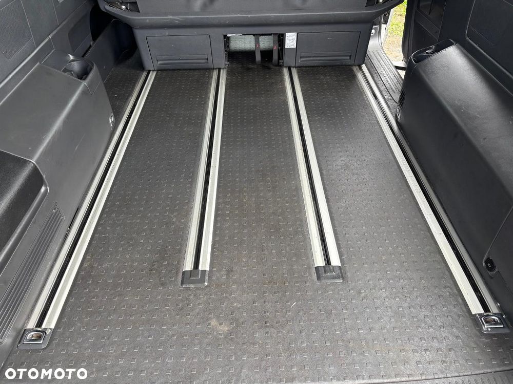 wykładzina tył dywan podłoga szyny vw multivan t5 lift 2015r - 1