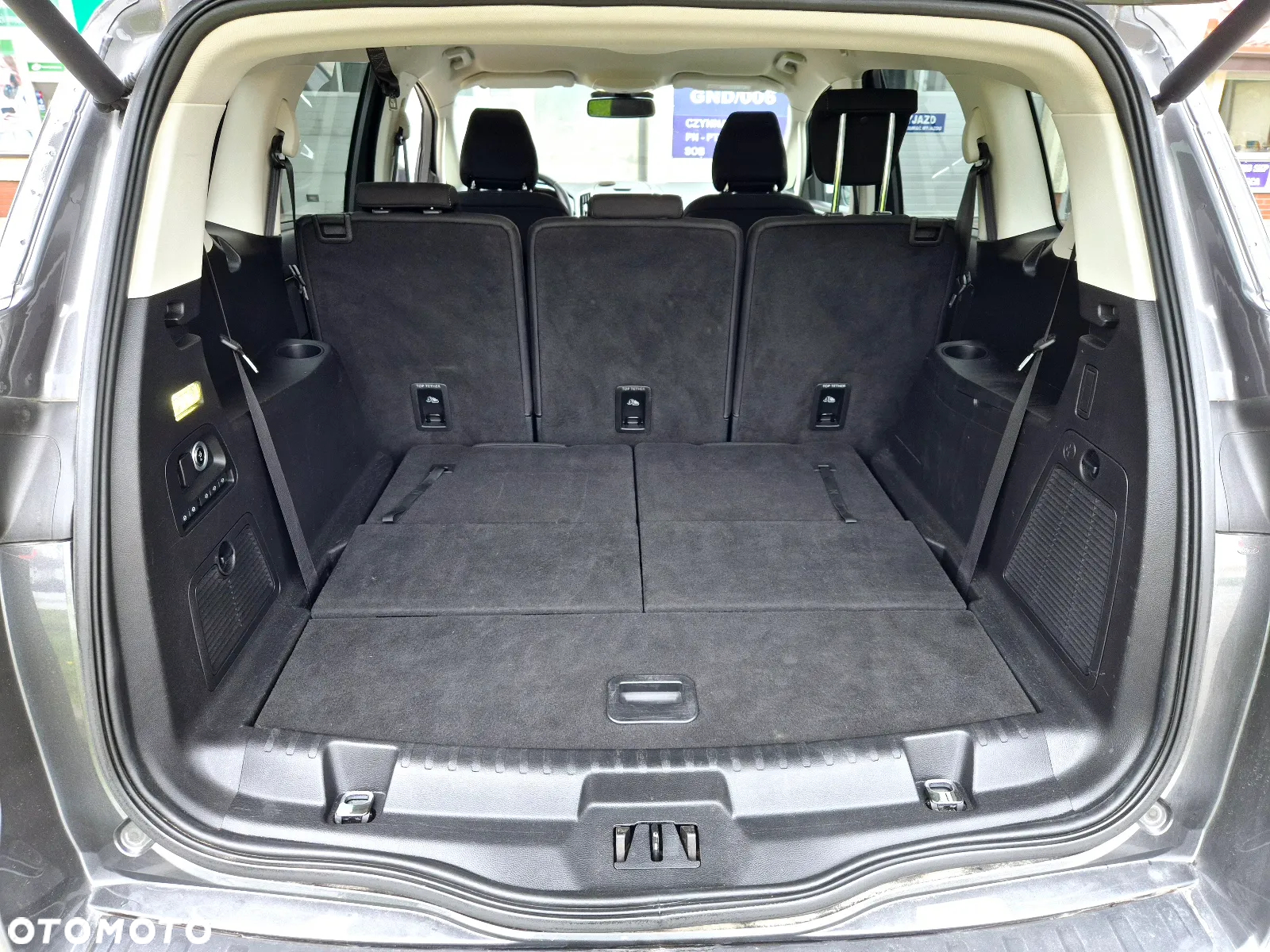 Ford S-Max 2.0 EcoBoost Titanium - 19