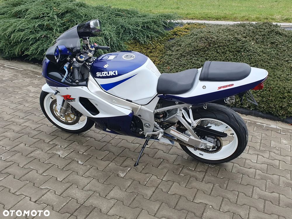Suzuki GSX-R - 30