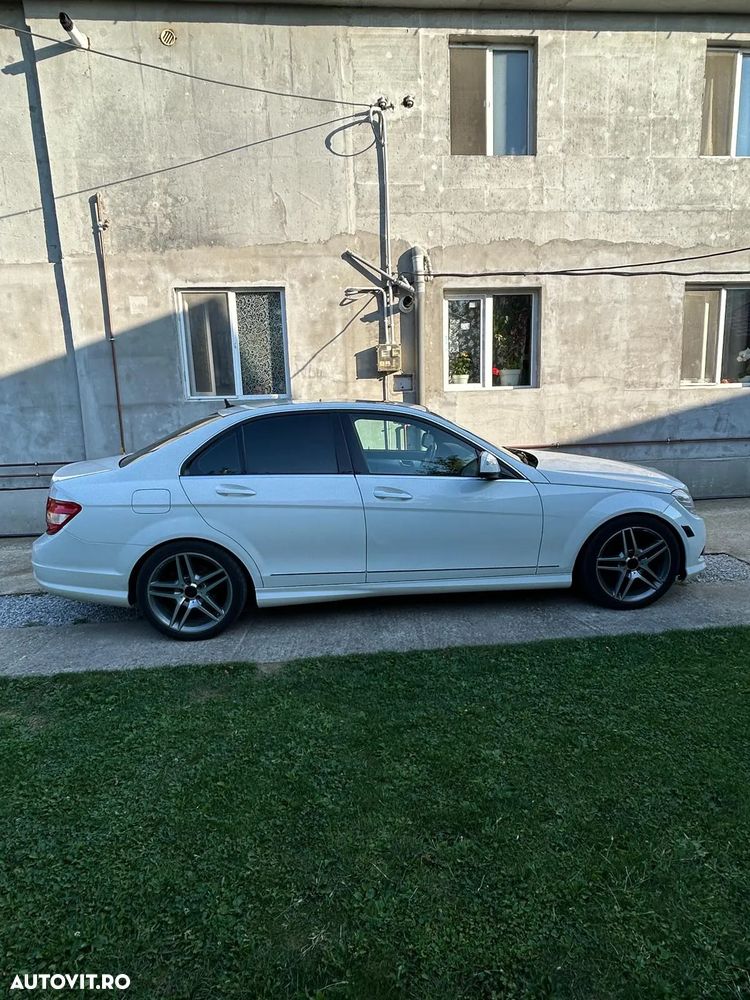 Mercedes-Benz C 300 4-Matic - 3