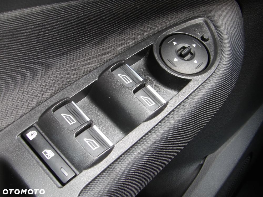 Ford C-MAX 1.5 EcoBoost Titanium ASS - 19