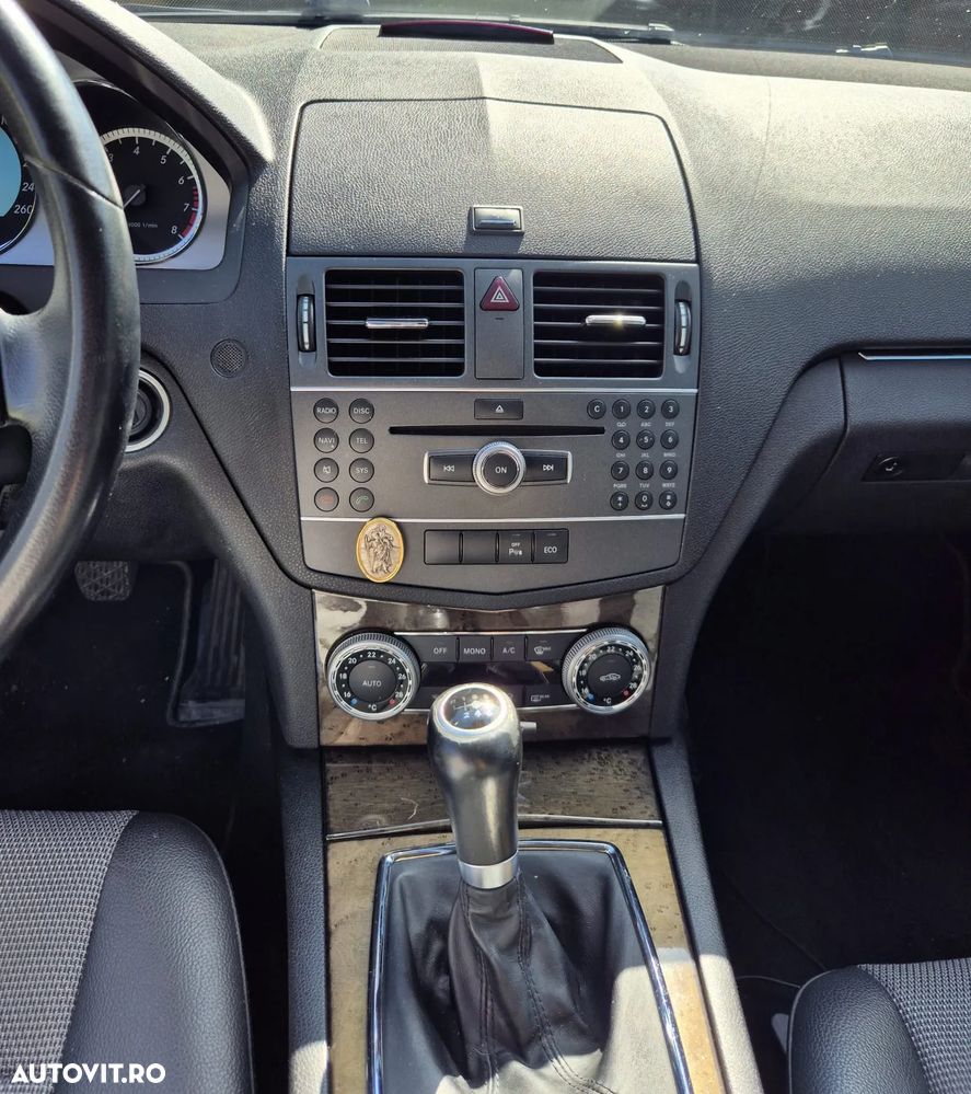 Mercedes-Benz C 180 CGI BlueEFFICIENCY - 8
