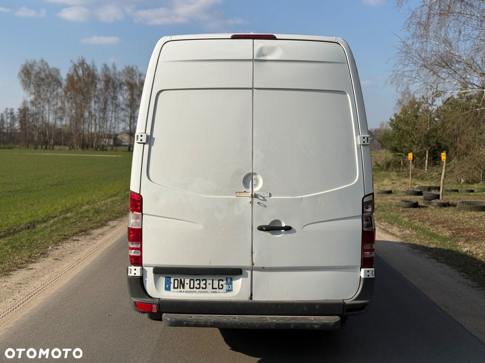 Mercedes-Benz Sprinter - 6