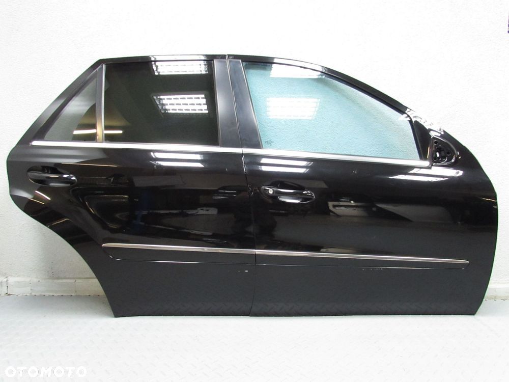 MERCEDEDES ML W164 LIFT 08-11 DRZWI PRZOD PRAWA KOMPLETNE 197 - 1