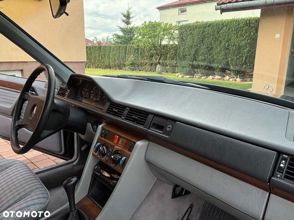 Mercedes-Benz W124 (1984-1993) - 8