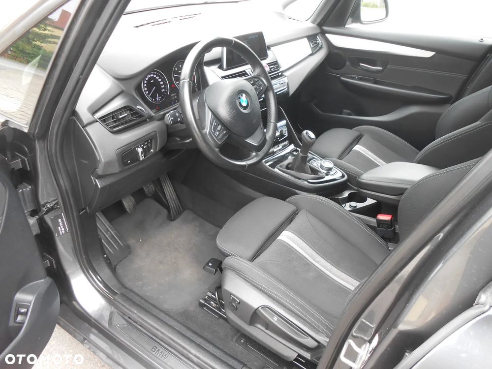 BMW Seria 2 216d Active Tourer Sport Line - 9