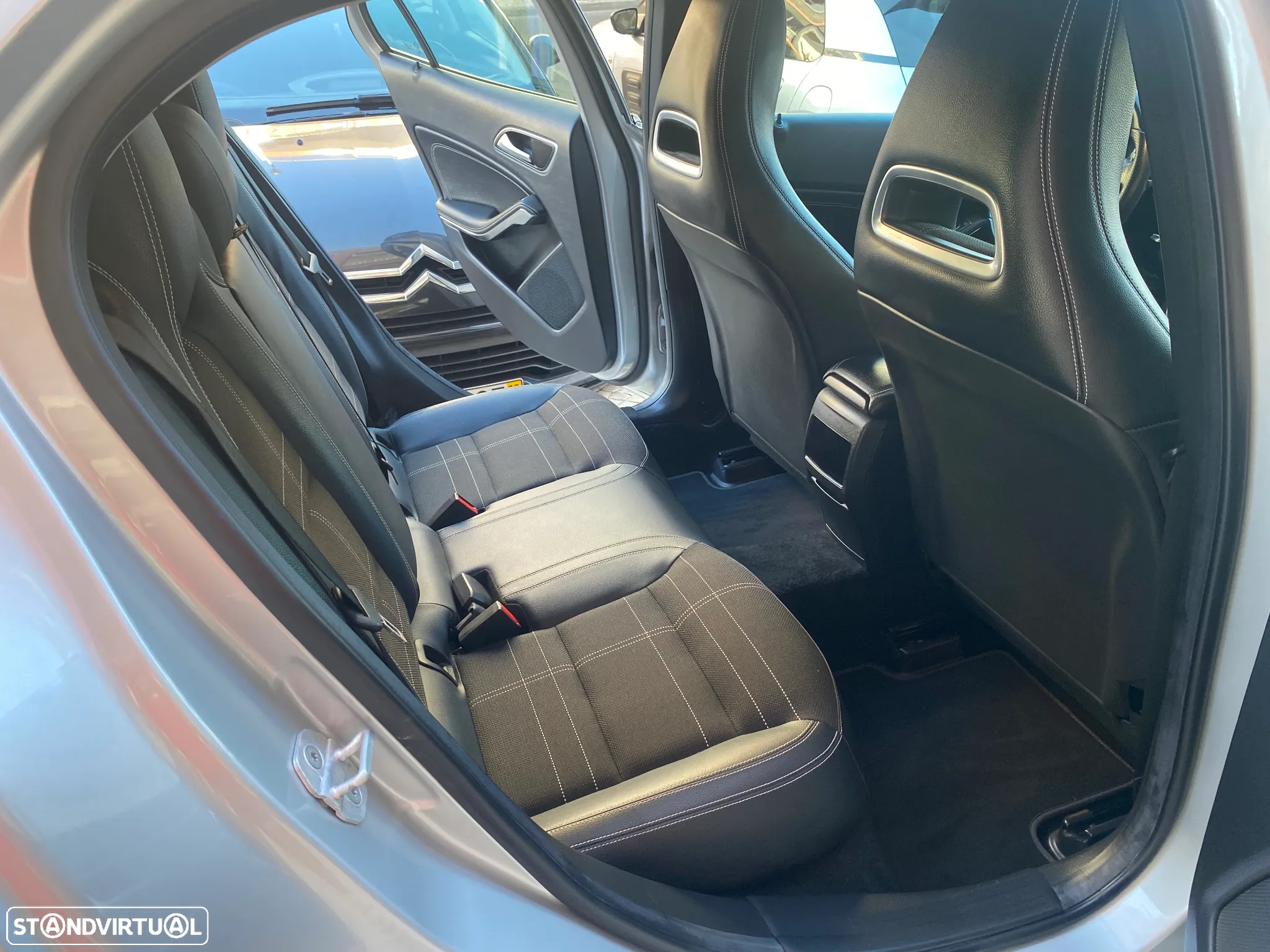 Mercedes-Benz GLA 180 (CDI) d 7G-DCT Urban - 25