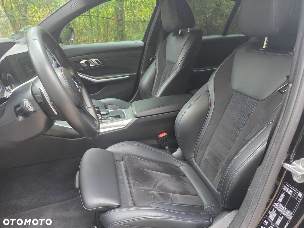 BMW Seria 3 320i xDrive M Sport sport - 13