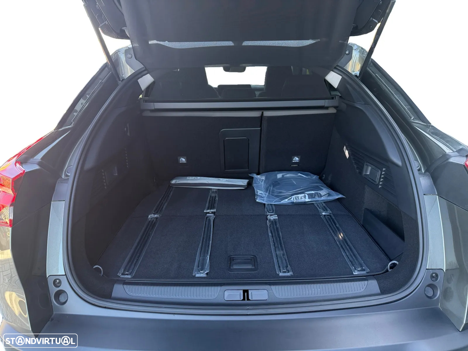 Citroën C5 X 1.6 Hybrid Shine e-EAT8 - 16