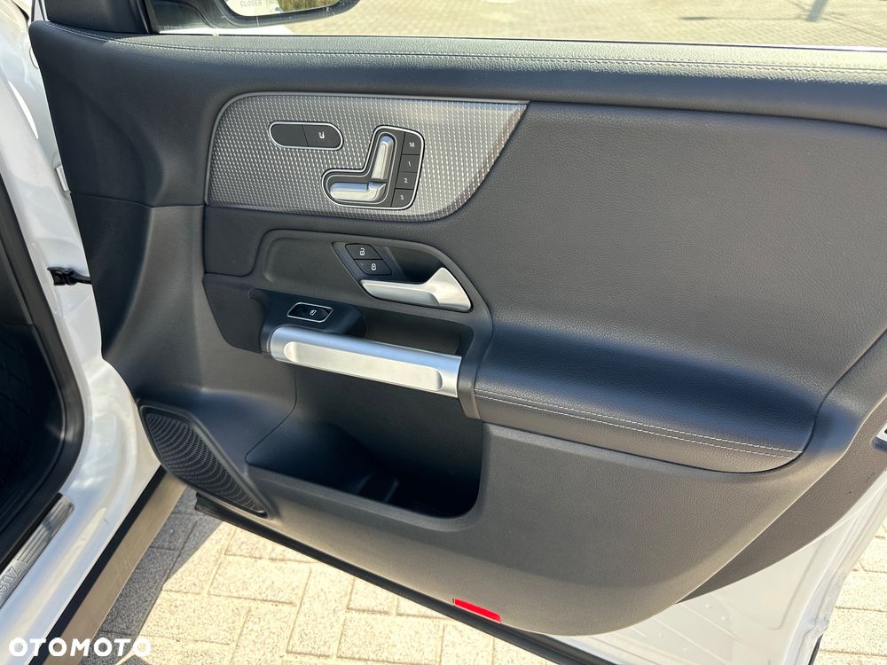 Mercedes-Benz GLB 250 4Matic 8G-DCT - 31