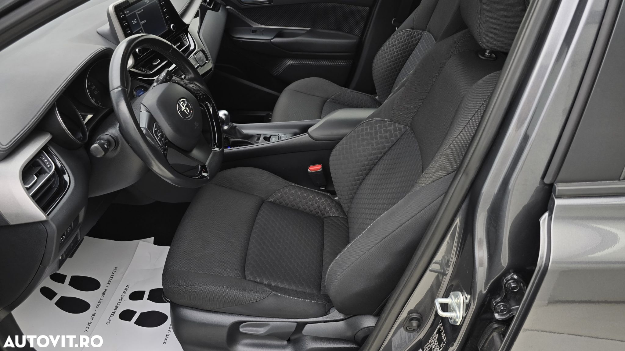 Toyota C-HR 1.8 HSD 122 CP 4x2 CVT Core - 12