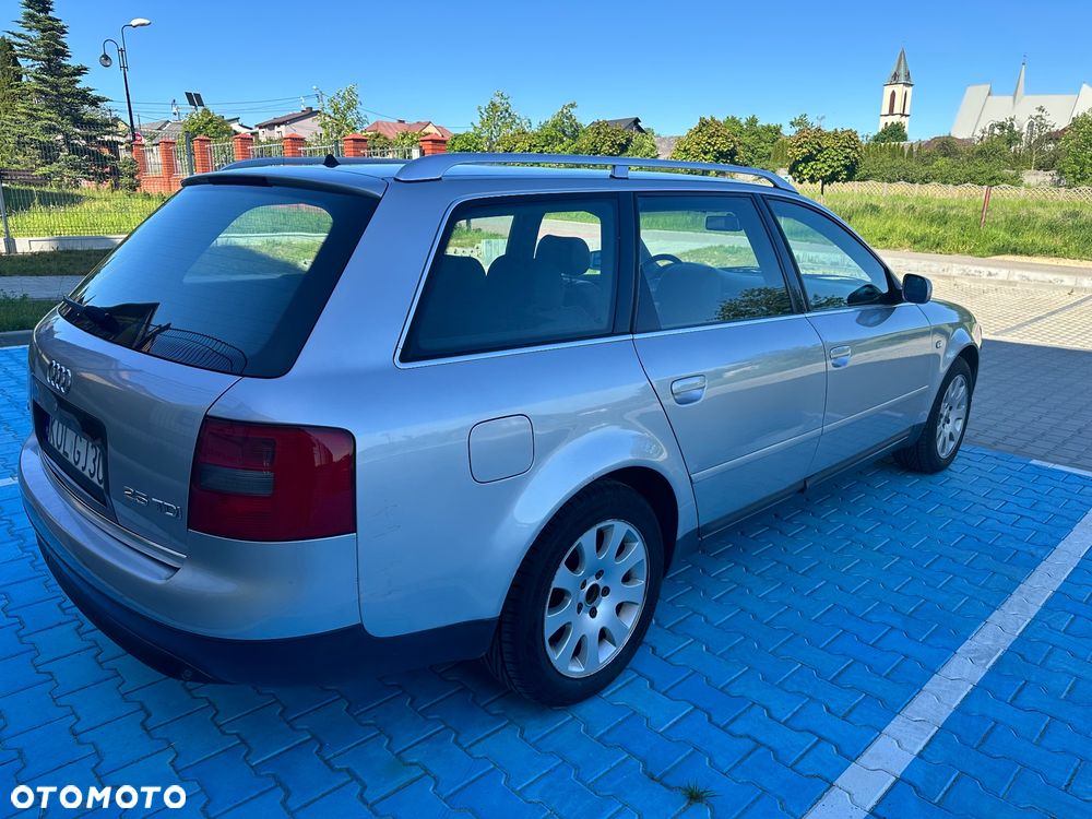 Audi A6 Avant ver-a6-avant-2-5-tdi - 24