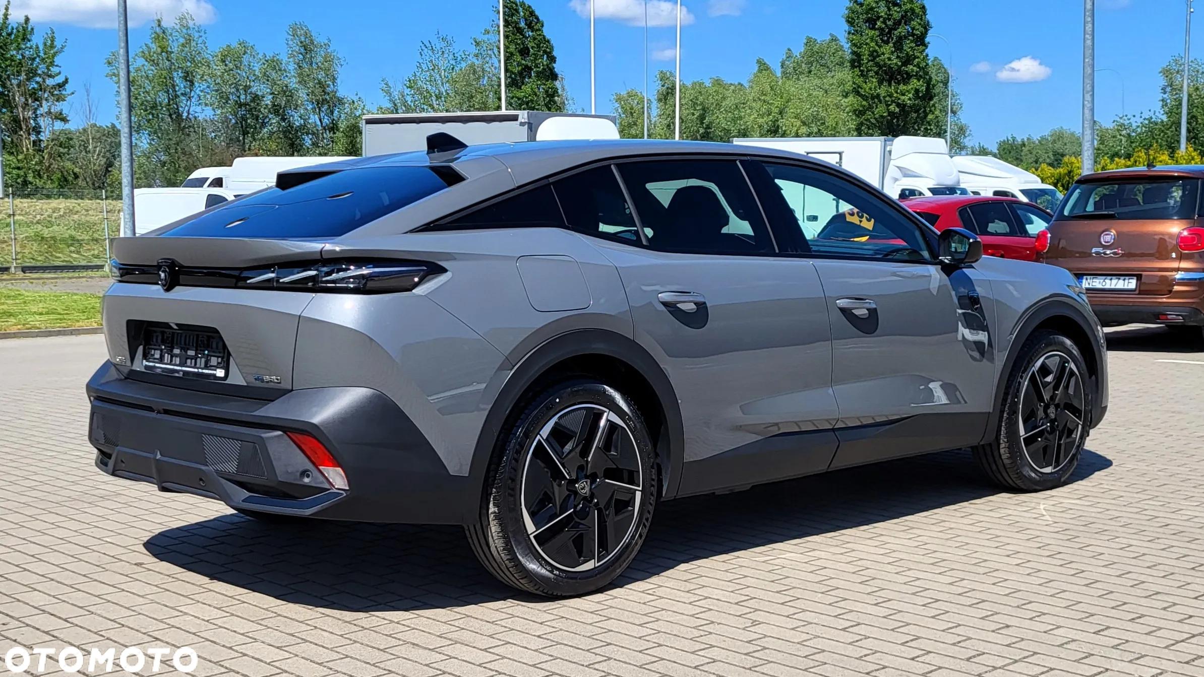 Peugeot 408 1.6 Plug-In Hybrid 225 GT EAT8 - 8