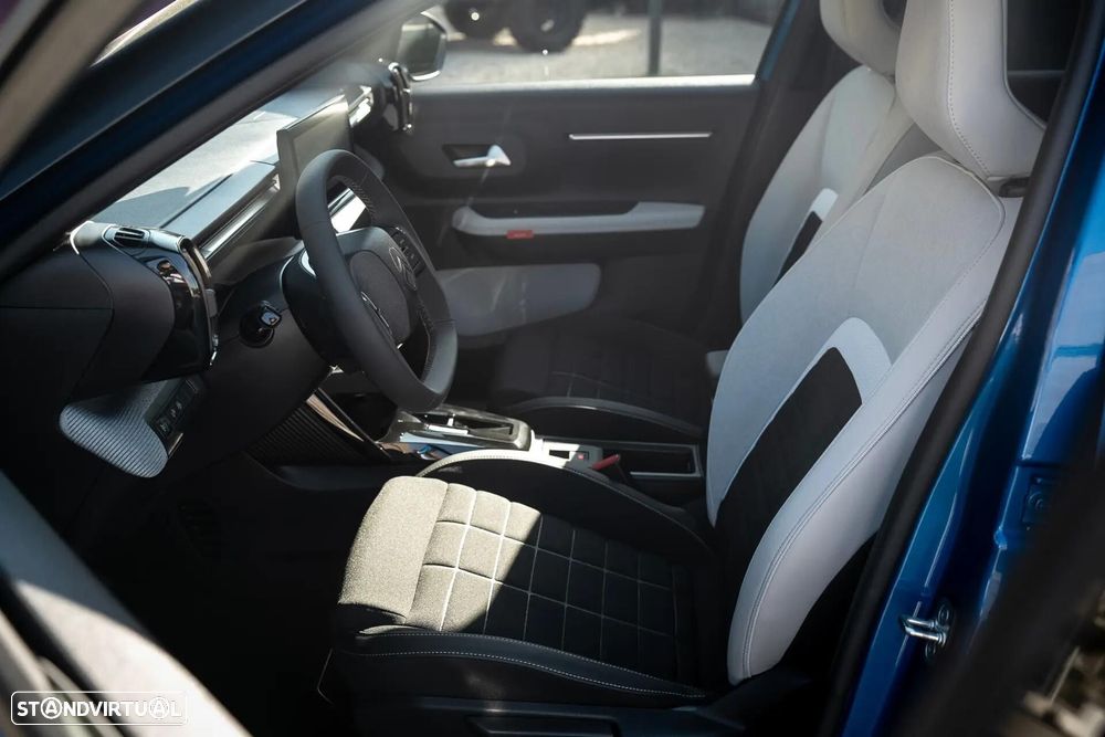 Citroën C3 Hybrid 110 ë-DCS6 PLUS - 8