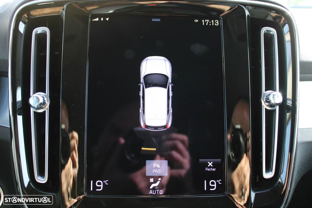 Volvo XC 40 1.5 T2 Momentum - 44