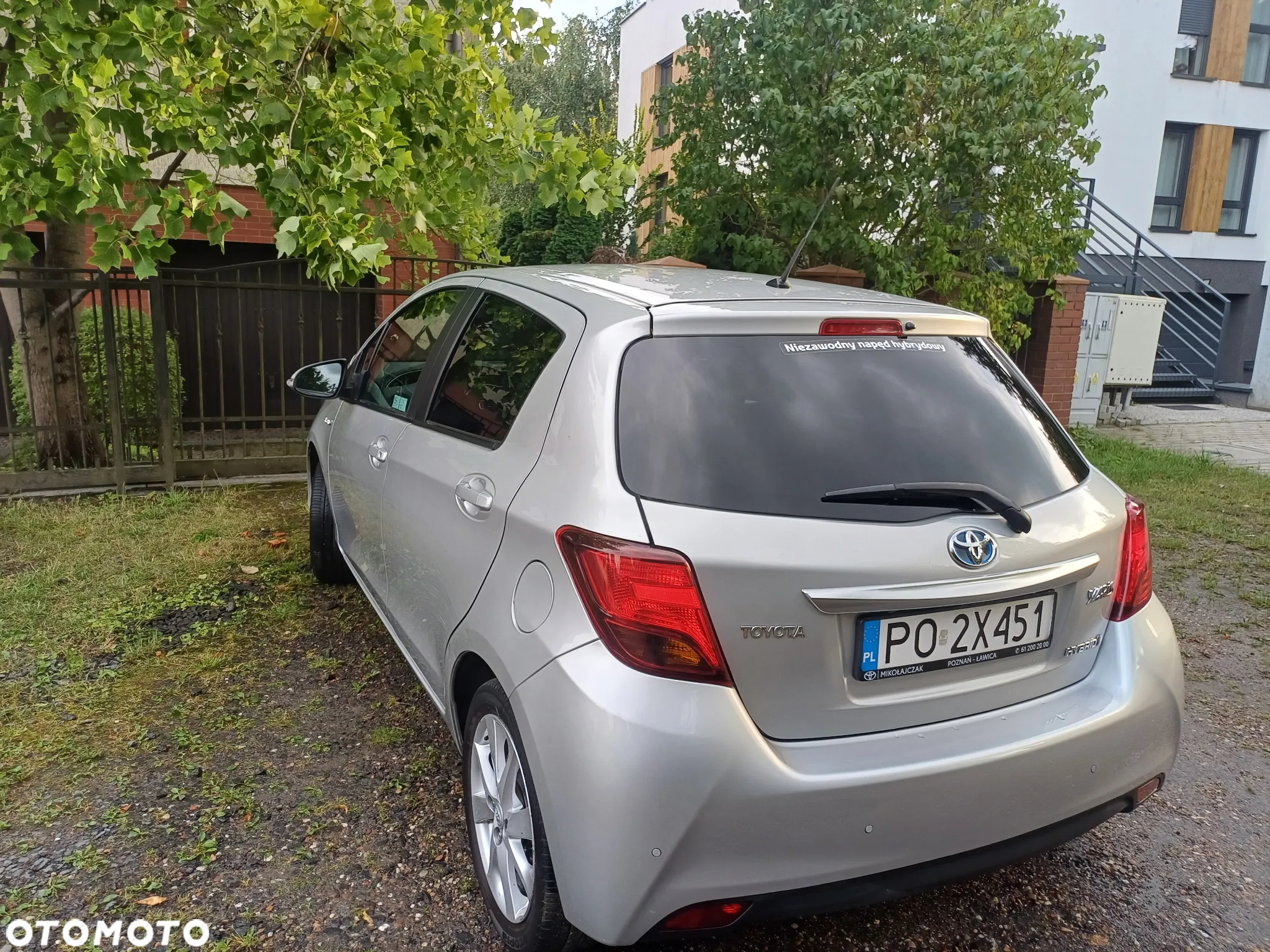 Toyota Yaris Hybrid 100 Dynamic - 12