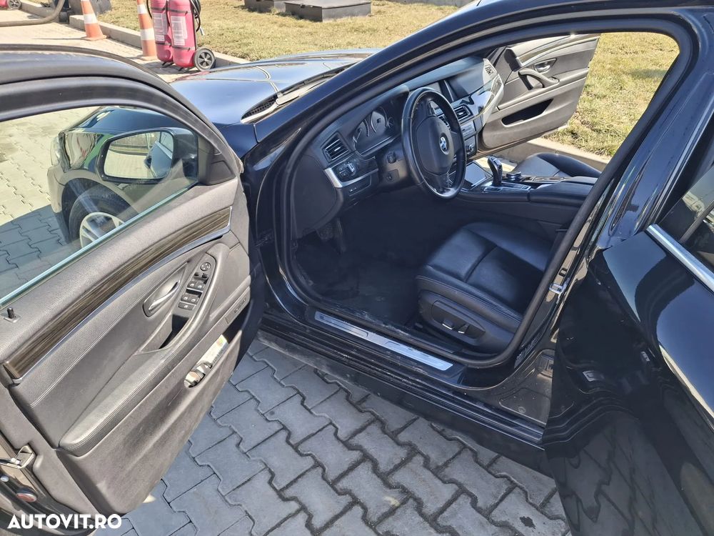 BMW Seria 5 525d Aut. Luxury Line - 10