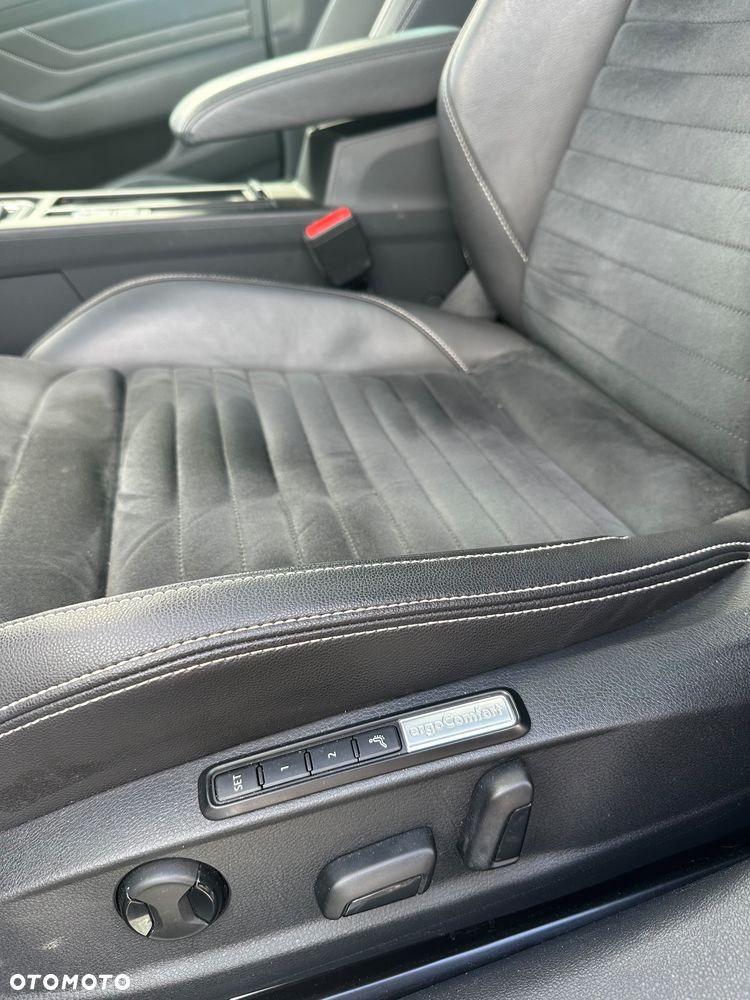 Volkswagen Passat - 4