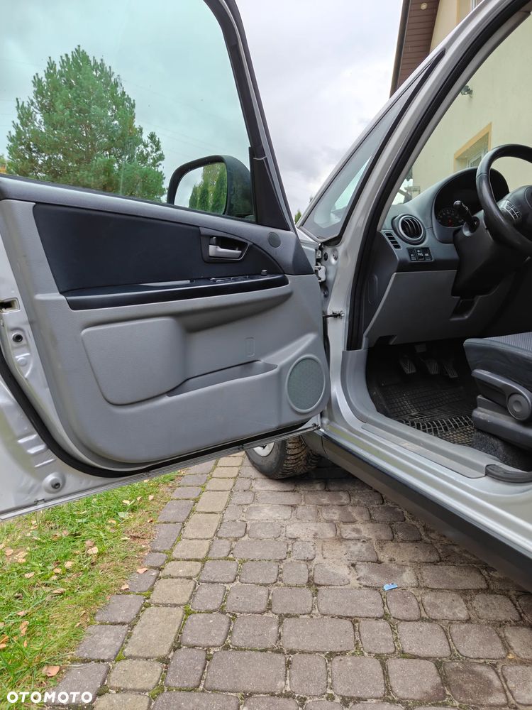 Suzuki SX4 - 35