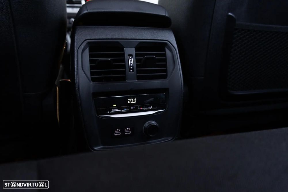 BMW 330 e Line Luxury Auto - 43