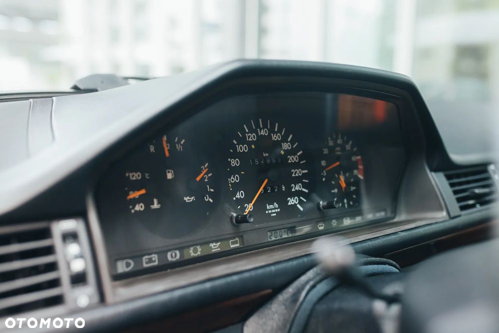 Mercedes-Benz W124 (1984-1993) - 13