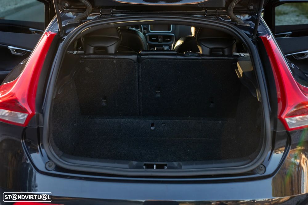 Volvo V40 D2 R Design - 7