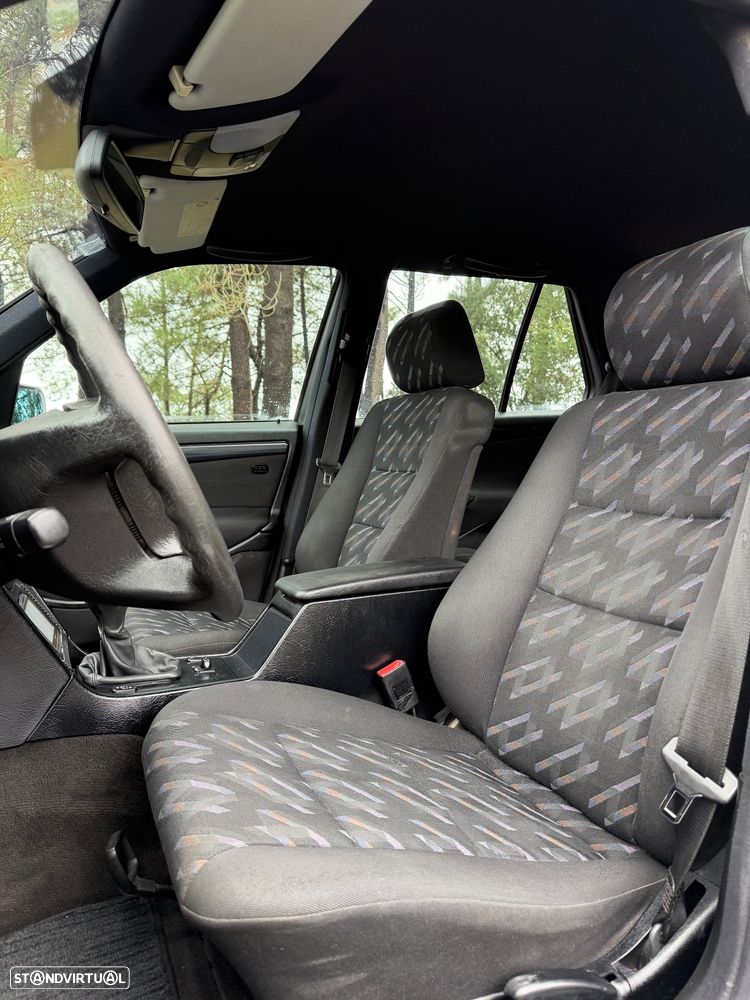 Mercedes-Benz C 200 - 11