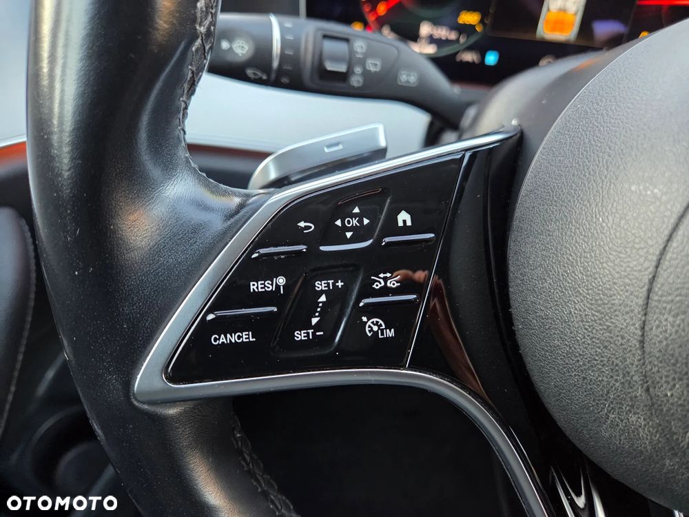 Mercedes-Benz Klasa E 220 d T 9G-TRONIC AMG Line - 27